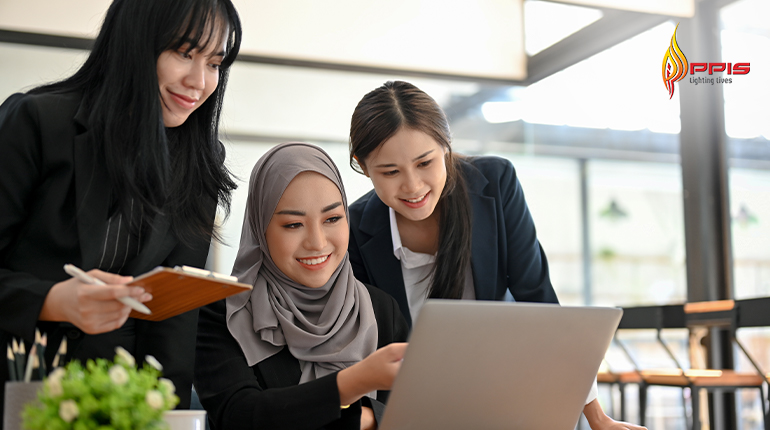 Muslim woman receiving proper training in the company